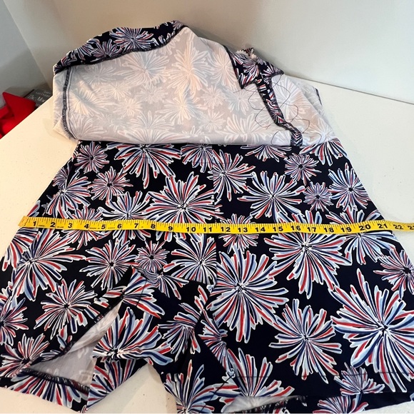 Crown & Ivy Casual Skort Navy with Red White Floral Print Womens Size 16 - Picture 11 of 12